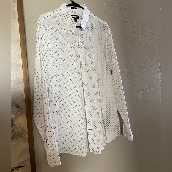 Express|Large| white slim polka dot button up| like new. - Picture 7 of 8